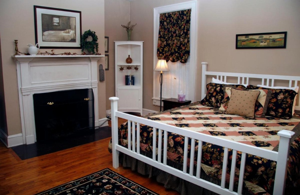 The Lafayette Inn & Restaurant